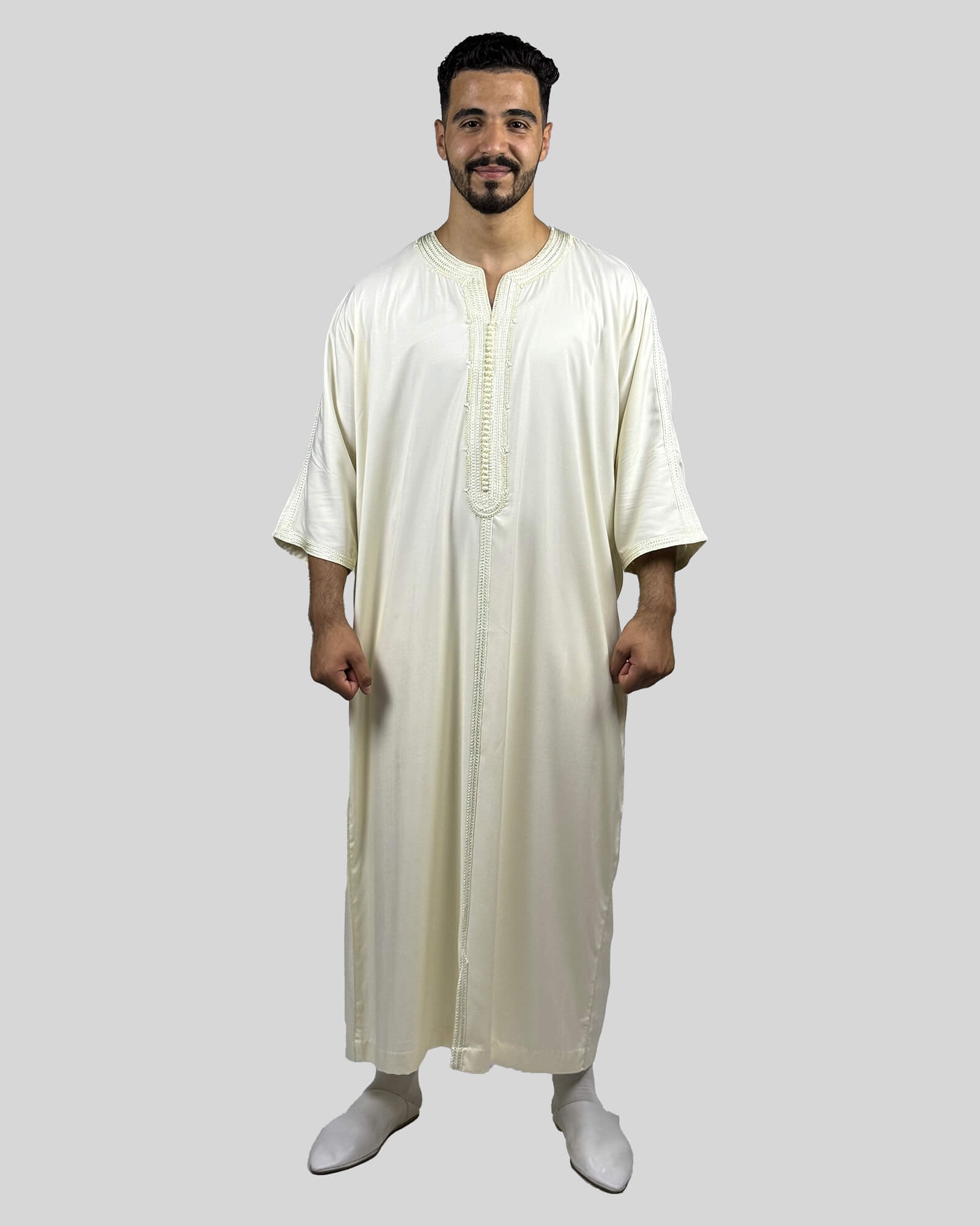 كندورة كاباردين ممتازة بطرزة 100% يدوية