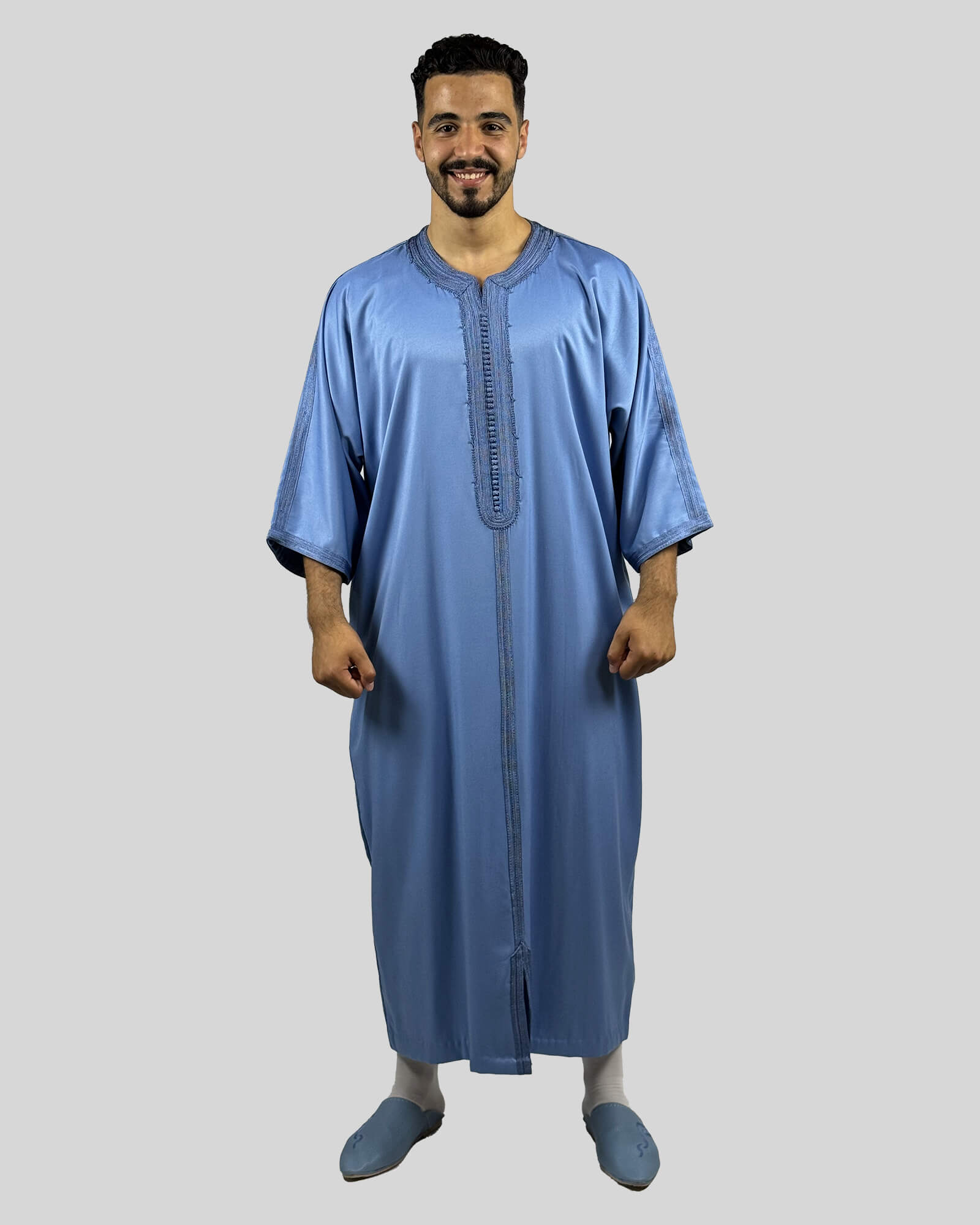 كندورة كاباردين ممتازة بطرزة 100% يدوية