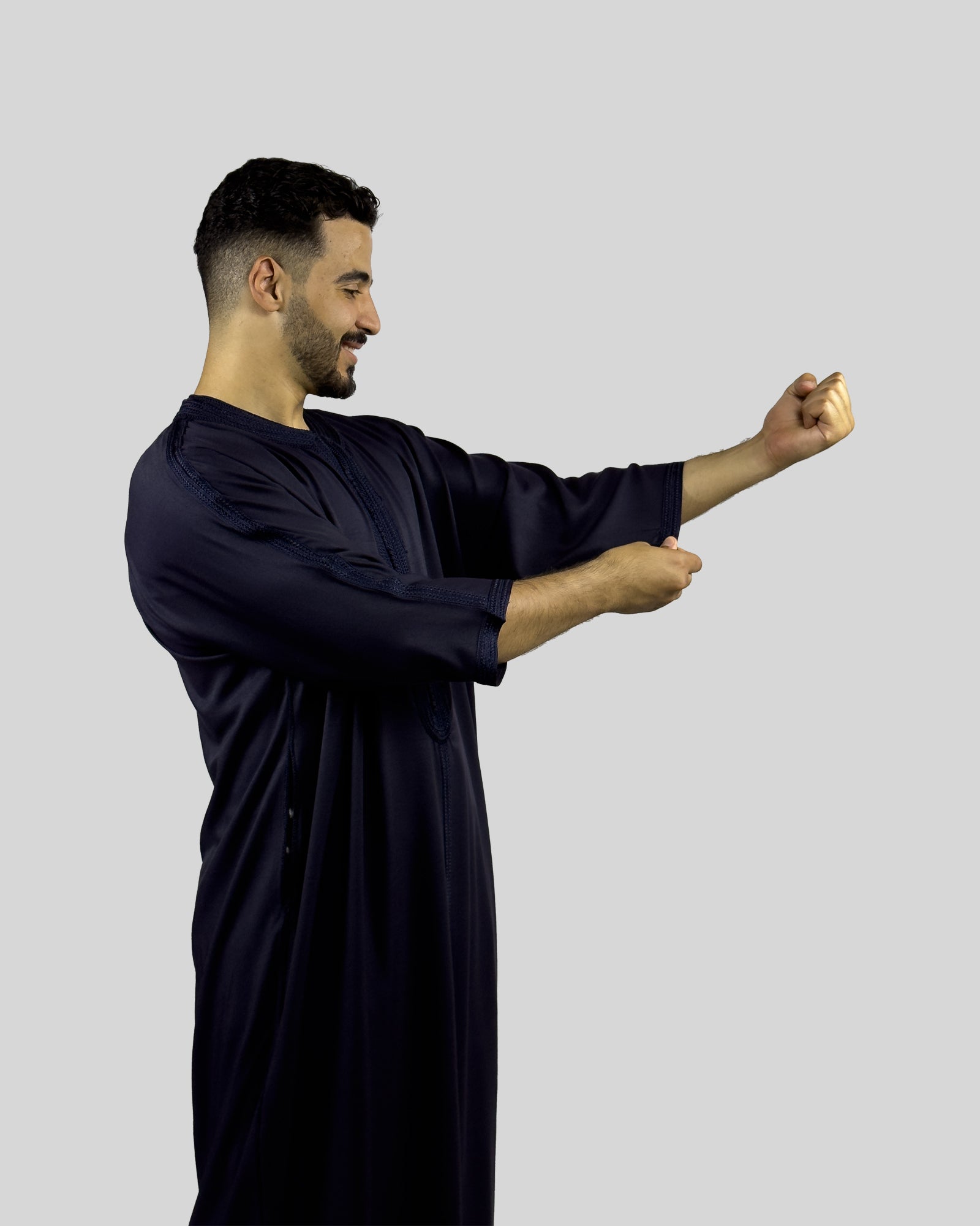 كندورة كاباردين ممتازة بطرزة 100% يدوية