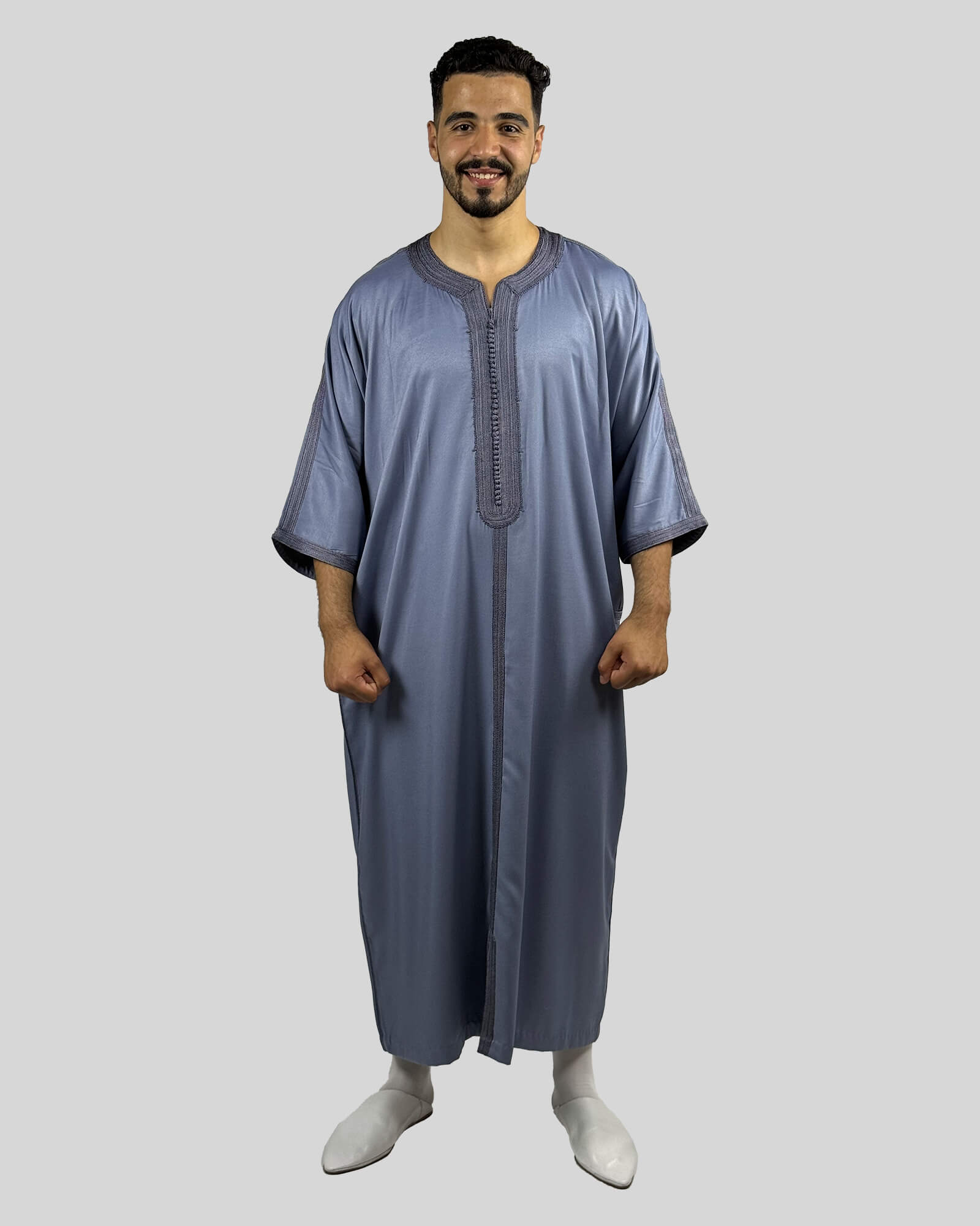 كندورة كاباردين ممتازة بطرزة 100% يدوية